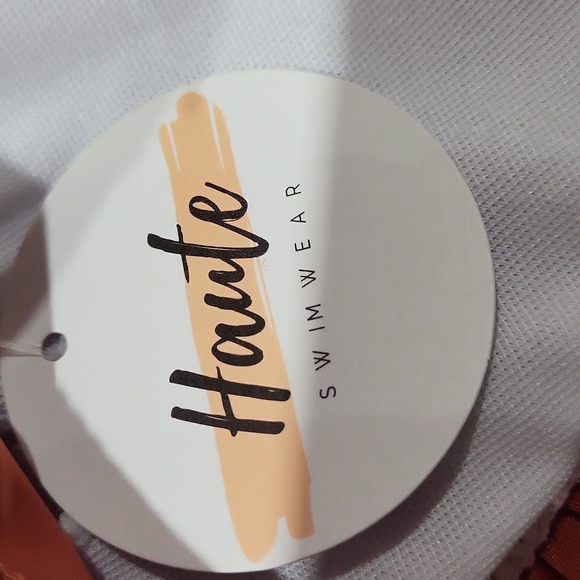 HAUTE SWIMWEAR bikini top size medium - Picture 4 of 4